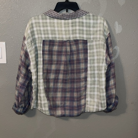 NEW❗️American Eagle Cropped Color Block Flannel - Picture 4 of 4